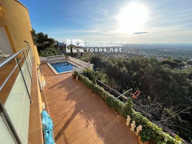 Vivienda exclusiva de 252 m2 en venta Rosas, España
