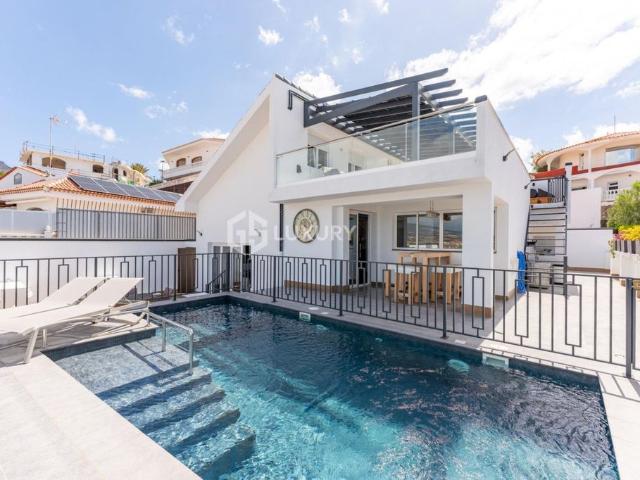 Vivienda exclusiva de 270 m2 en venta Adeje, España