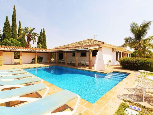 Vivienda exclusiva de 280 m2 en venta Alhaurín de la Torre, Andalucía