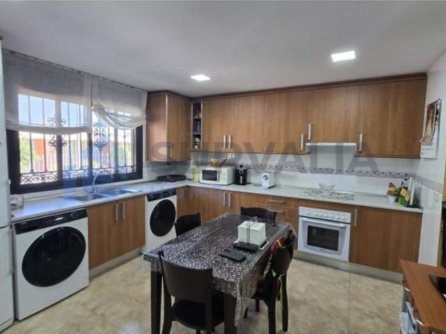 Vivienda exclusiva de 280 m2 en venta Fuenlabrada, España