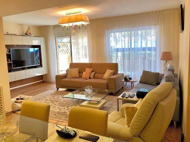 Vivienda exclusiva de 280 m2 en venta Gavà, España