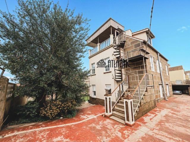 Vivienda exclusiva de 283 m2 en venta Vigo, España