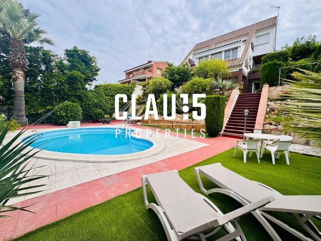 Vivienda exclusiva de 304 m2 en venta Canet de Mar, España