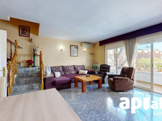 Vivienda exclusiva de 309 m2 en venta Barberà del Vallès, España