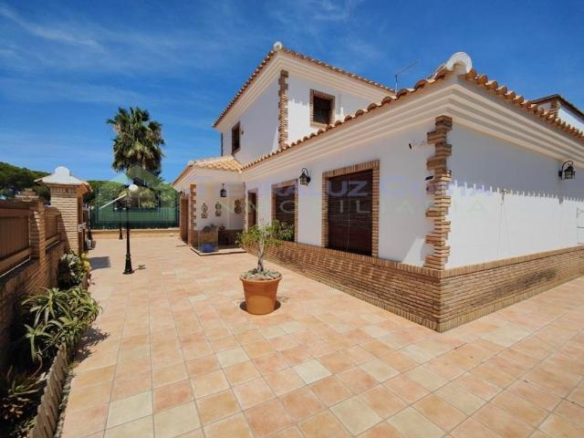 Vivienda exclusiva de 303 m2 en venta Lepe, Andalucía