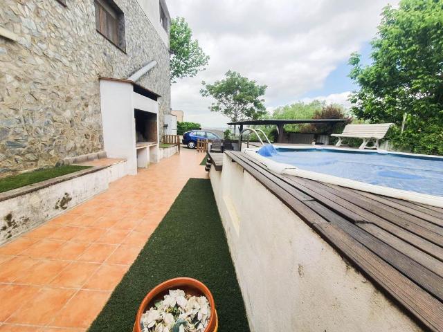 Vivienda exclusiva de 319 m2 en venta Castelbisbal, Cataluña