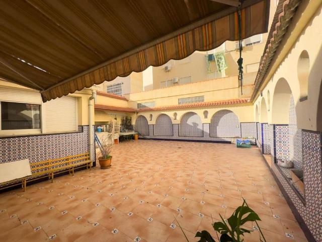 Vivienda exclusiva de 323 m2 en venta Torrevieja, Comunidad Valenciana