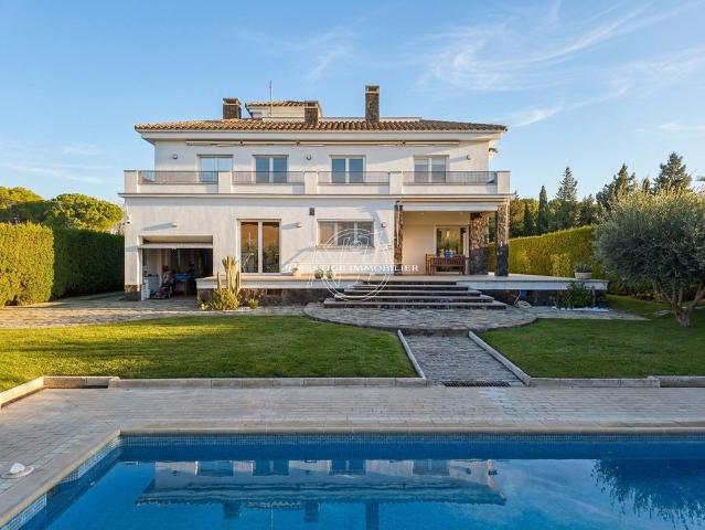 Vivienda exclusiva de 337 m2 en venta Castelló d'Empúries, España