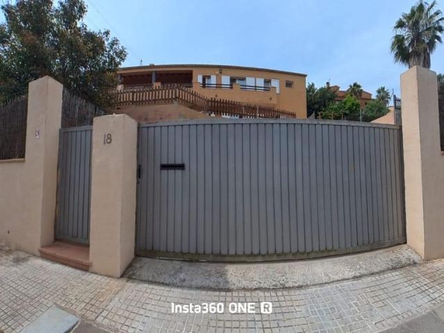 Vivienda exclusiva de 345 m2 en venta Cubelles, España