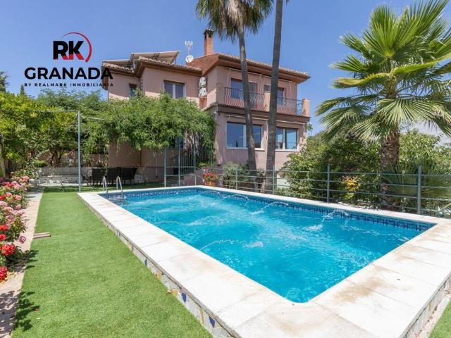 Vivienda exclusiva de 345 m2 en venta Las Gabias, España