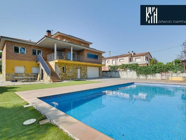 Vivienda exclusiva de 340 m2 en venta Sils, España