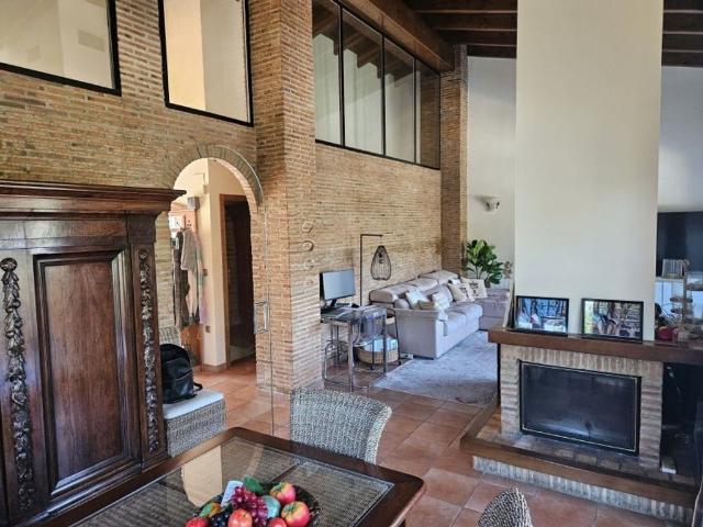 Vivienda exclusiva de 350 m2 en venta Alcira, Comunidad Valenciana