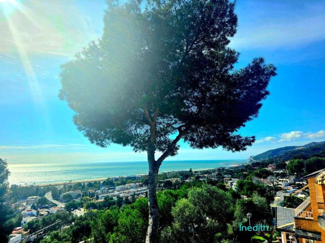 Vivienda exclusiva de 350 m2 en venta Castelldefels, Cataluña