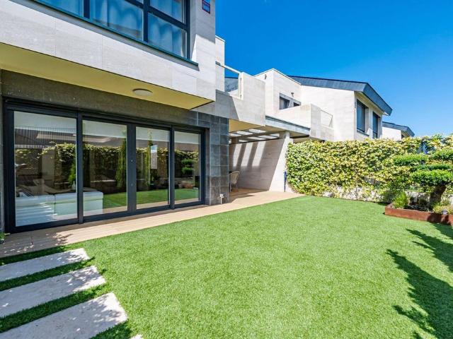 Vivienda exclusiva de 428 m2 en venta Boadilla del Monte, España