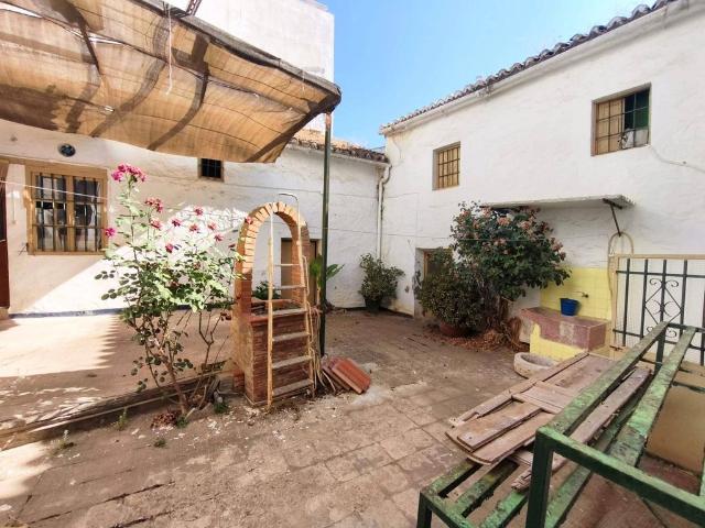 Vivienda exclusiva de 457 m2 en venta Colmenar, Andalucía