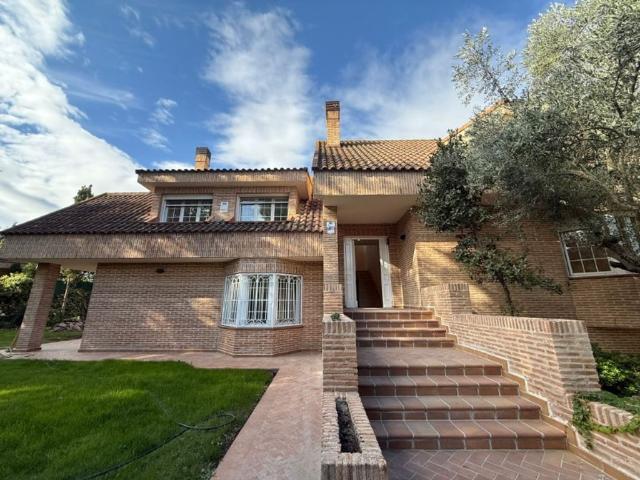 Vivienda exclusiva de 452 m2 en venta Villaviciosa de Odón, Comunidad de Madrid