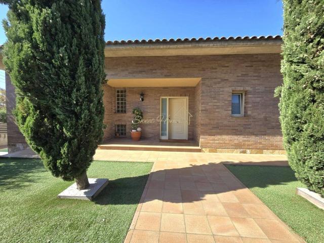 Vivienda exclusiva de 464 m2 en venta Cabrils, Cataluña