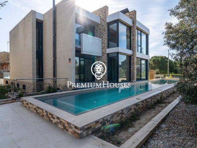 Vivienda exclusiva de 482 m2 en venta Begas, Cataluña