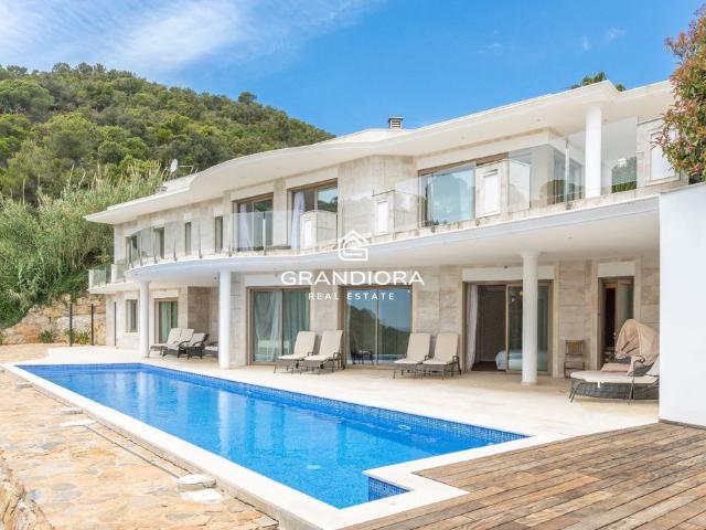 Vivienda exclusiva de 545 m2 en venta Tossa de Mar, Cataluña