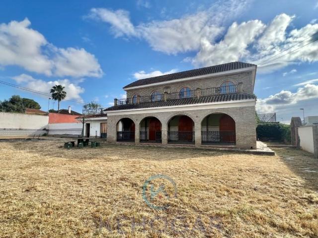 Vivienda exclusiva de 652 m2 en venta Dos Hermanas, Andalucía