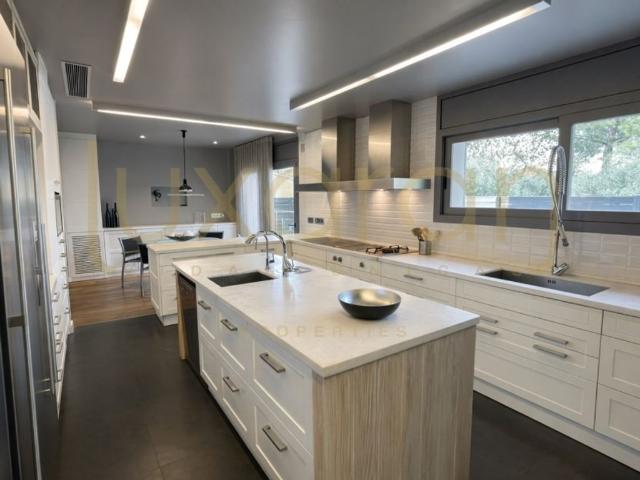 Vivienda exclusiva de 700 m2 en venta Lleida, España