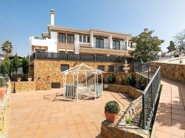 Vivienda exclusiva de 736 m2 en venta Huétor Vega, Andalucía