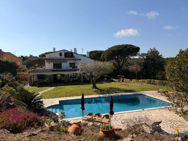 Vivienda exclusiva de 764 m2 en venta Palafrugell, España