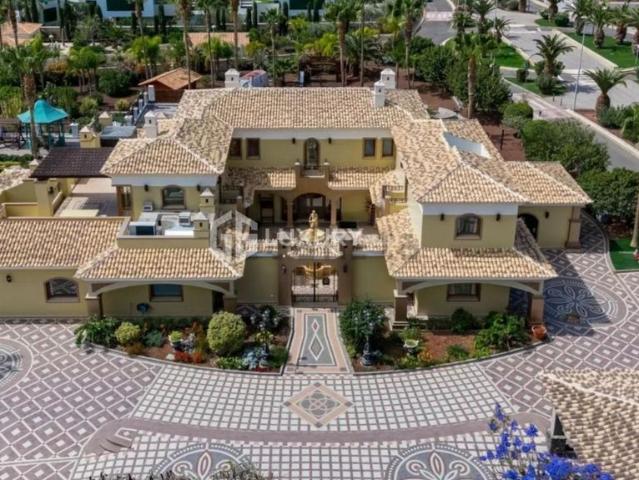 Vivienda exclusiva de 788 m2 en venta Adeje, España