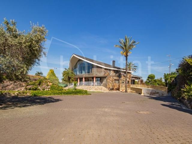 Vivienda exclusiva de 960 m2 en venta Los Montesinos, España