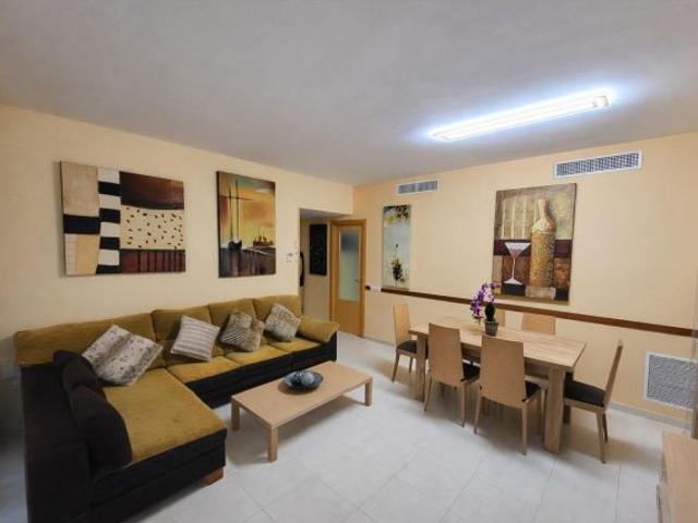 Vivienda exclusiva en Barenys piscina y parking