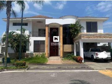 Vivienda exclusiva en venta Machala, Ecuador