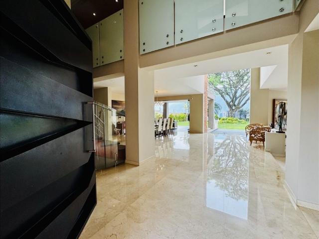 Vivienda exclusiva en venta Nueva Caracas, Venezuela
