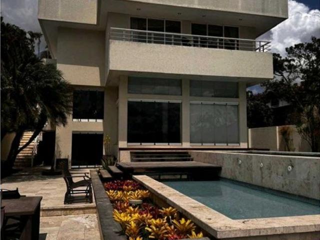 Vivienda exclusiva en venta Nueva Caracas, Distrito Capital