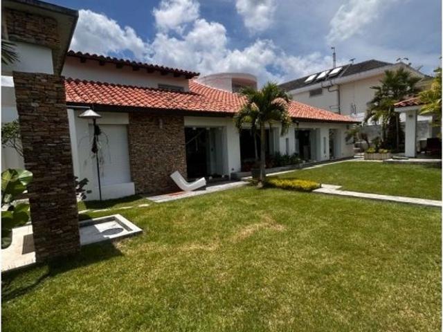 Vivienda exclusiva en venta Nueva Caracas, Distrito Capital