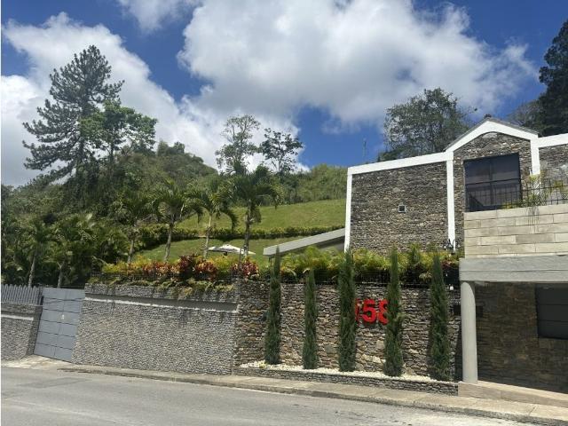 Vivienda exclusiva en venta Nueva Caracas, Distrito Capital