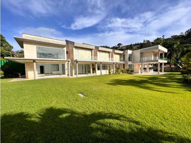 Vivienda exclusiva en venta Nueva Caracas, Distrito Capital