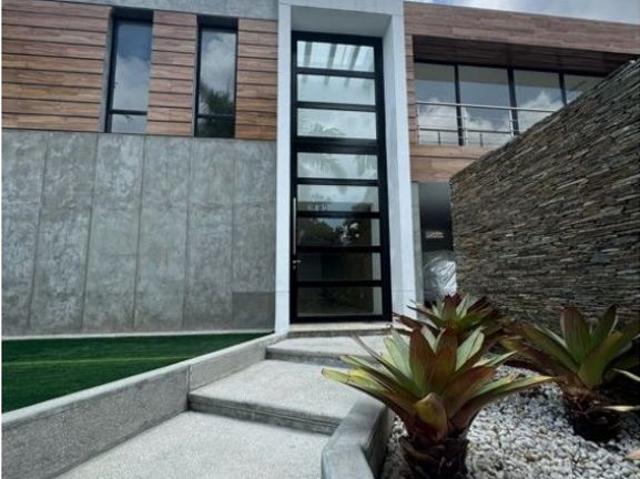 Vivienda exclusiva en venta Nueva Caracas, Distrito Capital