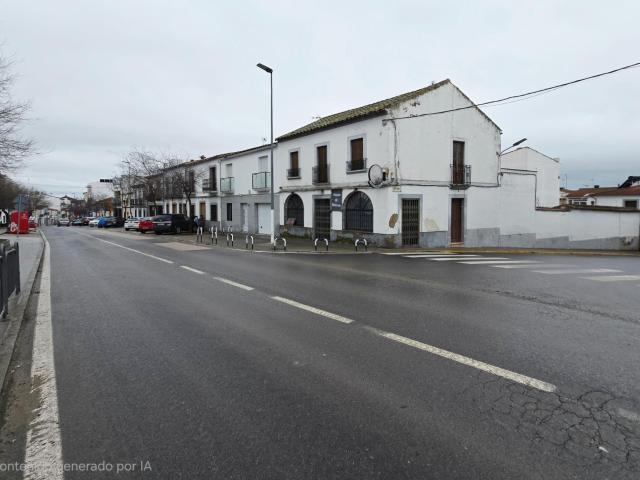 VIVIENDA HACIENDO ESQUINA