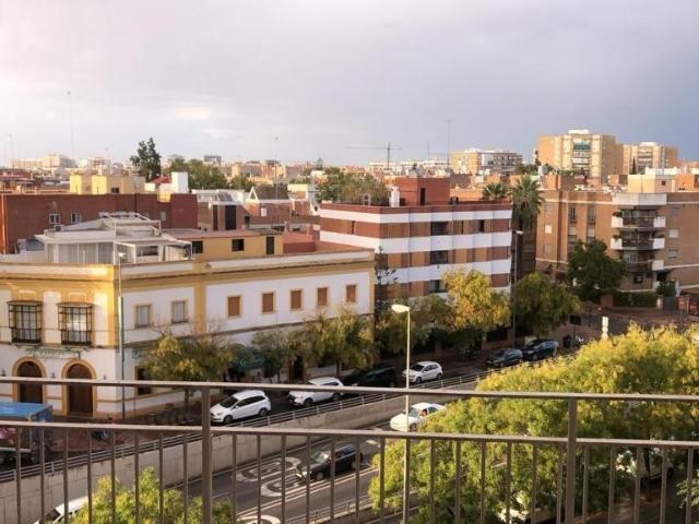 Vivienda ideal en Avda. Manuel Siurot, en pleno barrio del Porvenir