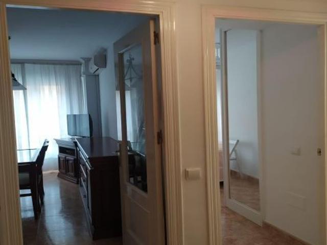 ¡Vivienda Ideal para estudiantes, profesores o sanitarios en El Zapillo – A 2 Minutos de la Playa!