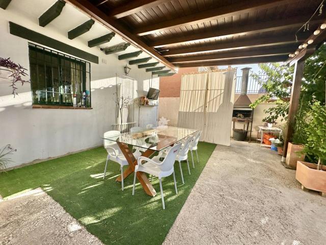 Vivienda individual en Jun a pocos minutos de Granada