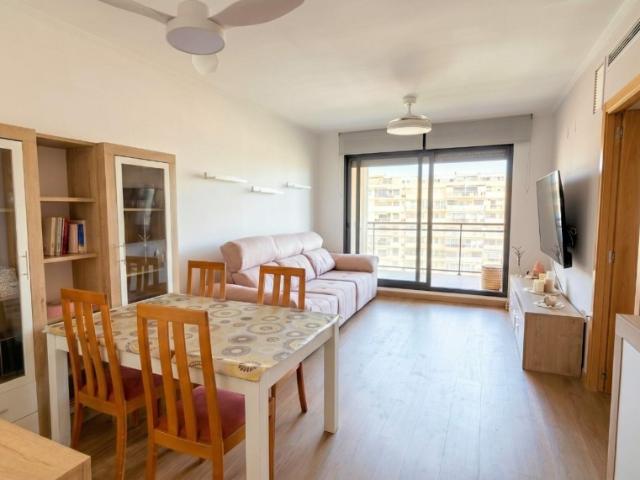 Vivienda lista para entrar a vivir con vistas al mar, piscina y pádel