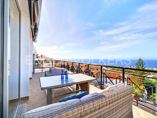 Vivienda moderna con espectaculares vistas al mar en San Eug. 267m² Adeje