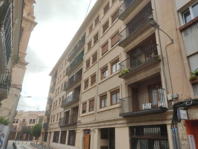 VIVIENDA MUY CENTRICA CON 4 DORMITORIOS