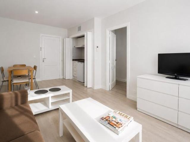 Vivienda muy luminosa en Donoso Cortes
