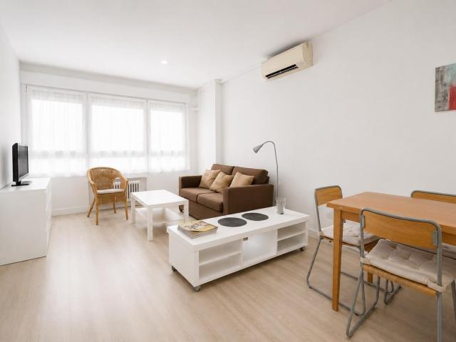Vivienda muy luminosa en Donoso Cortes