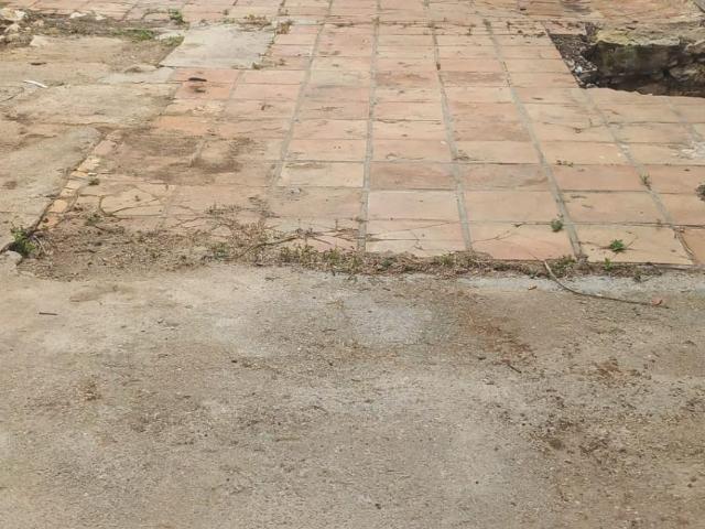 Vivienda para reforma integral con amplio patio en Pego Alicante