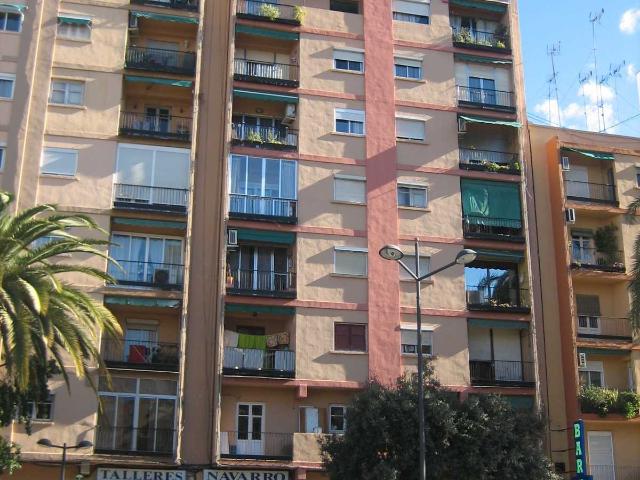Vivienda para reformar completamente Primera Planta sin ascensor con terraza y balcon