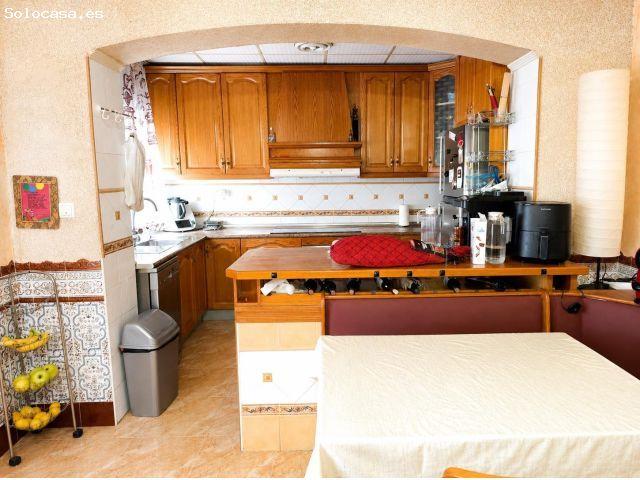 Vivienda pareada con piscina privada, jardín y espacio independiente multifuncional en San Isidro