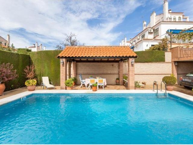 VIVIENDA PAREADA EN MONTELUZ